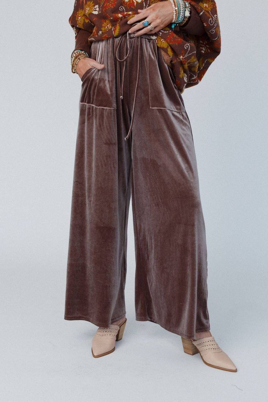 Relaxing Robin Velvet Wide Leg Pant - Coco