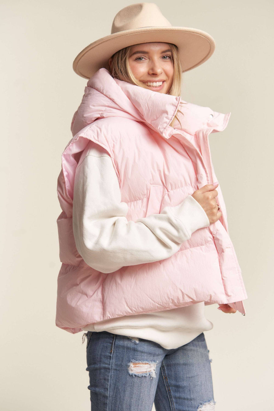 PUFFY HOODIE VEST