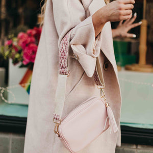 Willow Camera Crossbody Bag: Pink