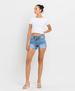 HIGH RISE DISTRESSED CRISS CROSS SHORTS BLUE DENIM / M